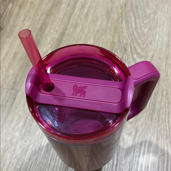 Stanley Cup Limited Edition Valentines Day Tumbler Cup 40 oz Berry Truffle - Picture 6 of 10